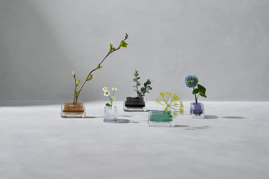 MICHI KUSA Grün,  Mini Vase aus Japan , Ikebana, ca.6,7 x 3,7 cm