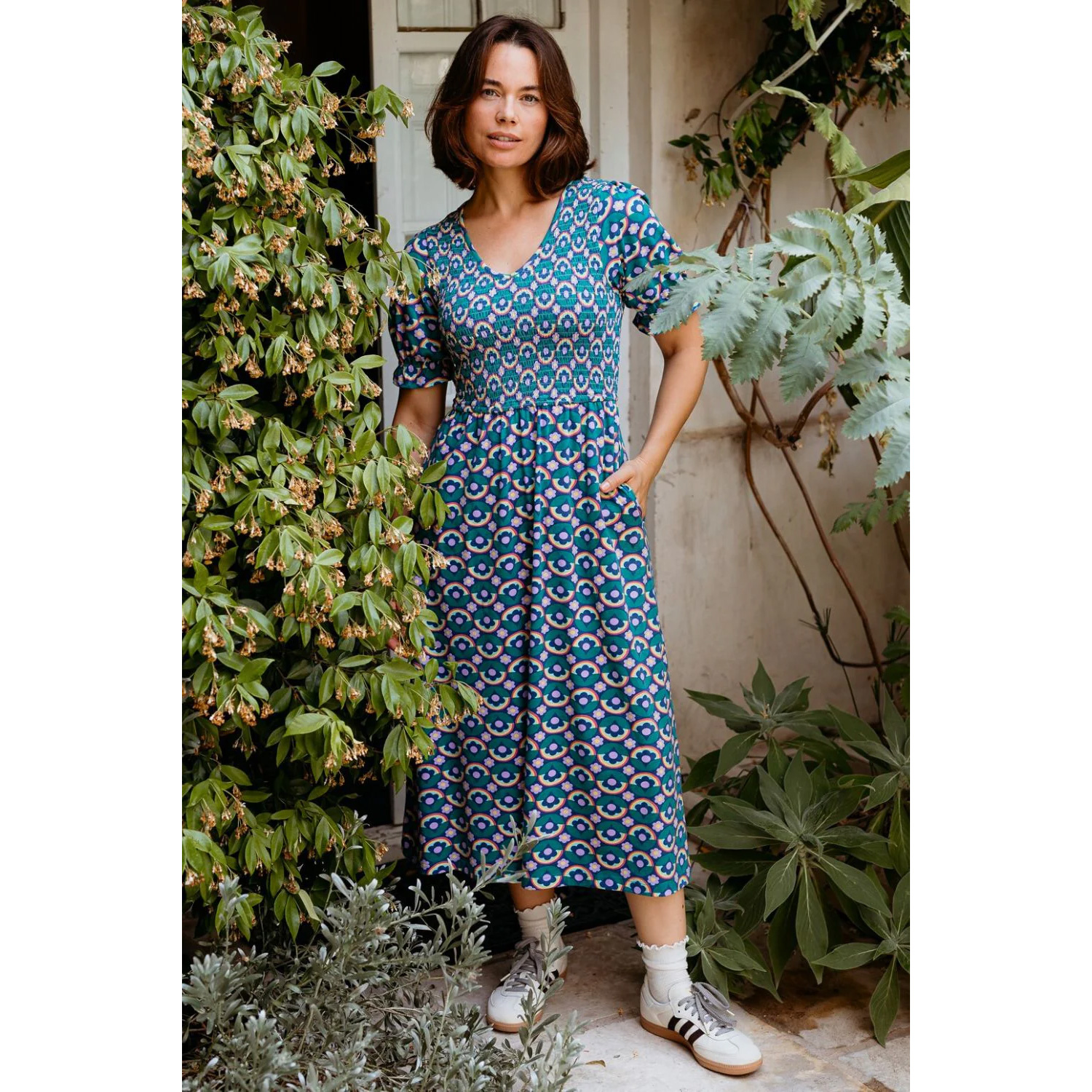 % Sugarhill Brighton Daphne Shirred Jersey Midi Dress - Navy, Kaleidoscope Daisy