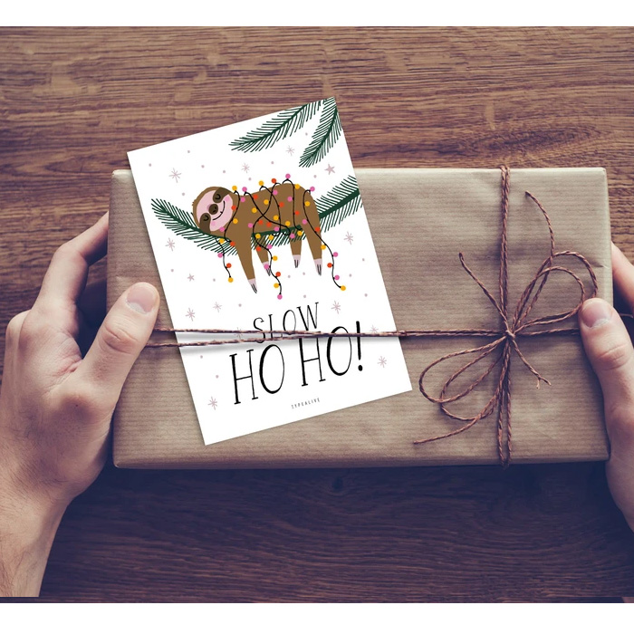 Typealive XMAS Postkarte "Slow Ho Ho" Weihnachten, Faultier