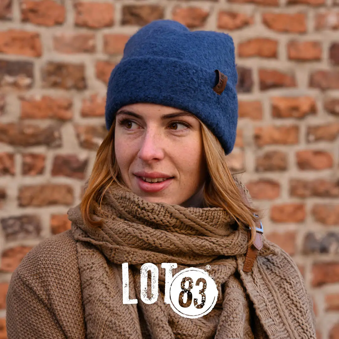 % LOT83 Mütze Nr. 9, Beanie  Suus Donker Blau
