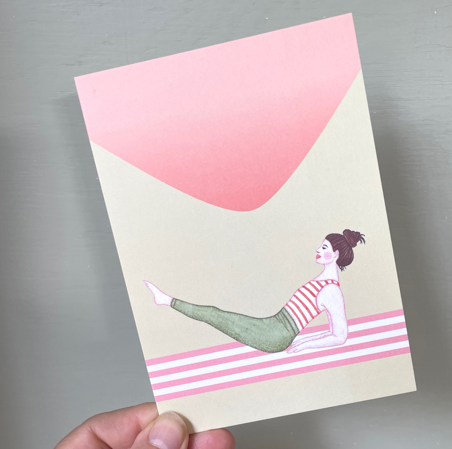 Postkarte Frau macht Sport von ask a duck  