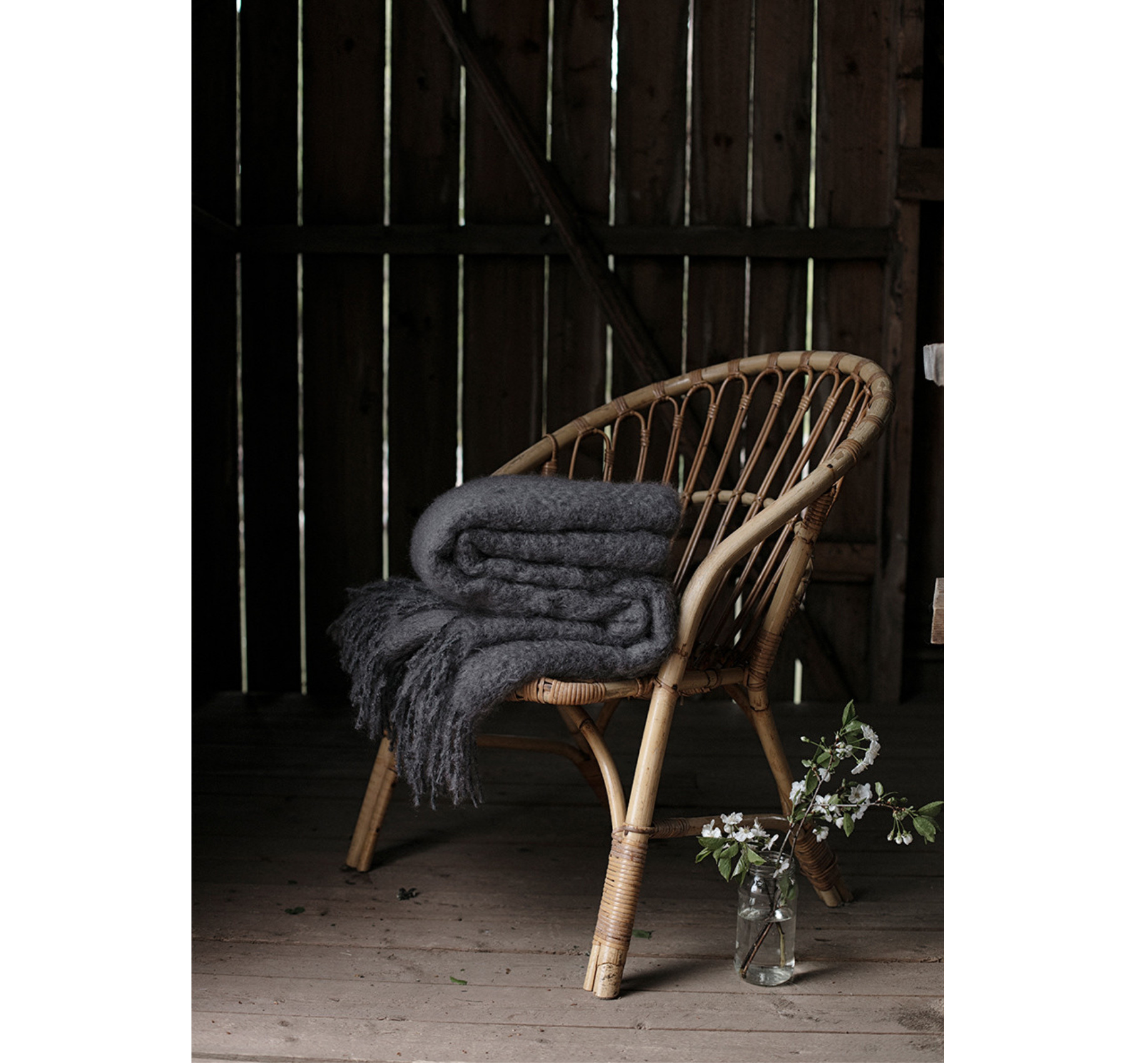 Lapuan Kankurit SAAGA Wolldecke Mohair SMOKE ,  130×170 cm, dunkelgrau