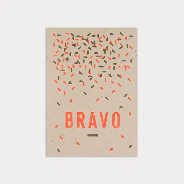 Feingeladen Postkarte TYPO »BRAVO« Konfetti  Glückwunsch,  Neon Orange, RISO handgedruckt 