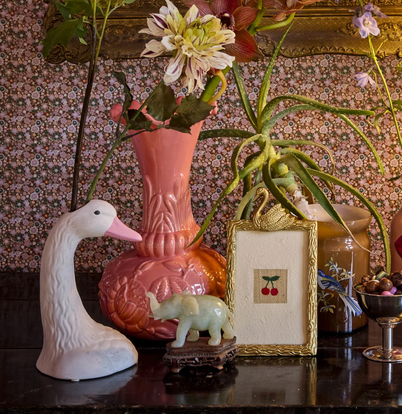 Rice Ceramic Swan Head Vase in White with Pink Beak
