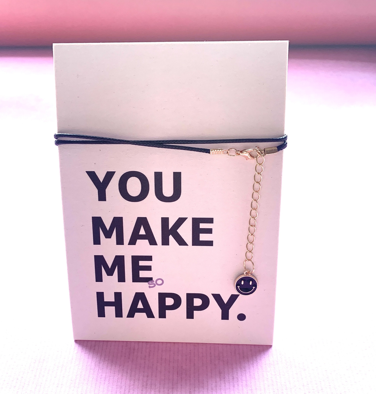 Grußkarte mit schwarzem Armband * You make me happy*  von Ute Arnold  