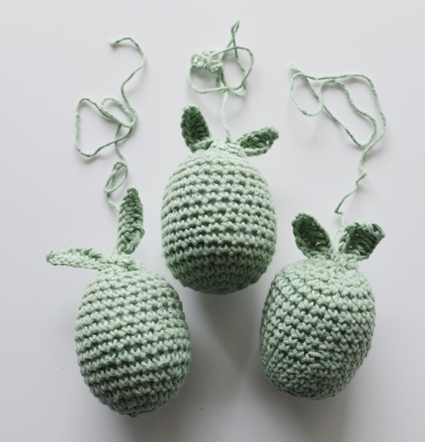 % Osterei-Hase  gehäkelt grün, Oster-Anhänger , ca. 7 cm , pro Stück    