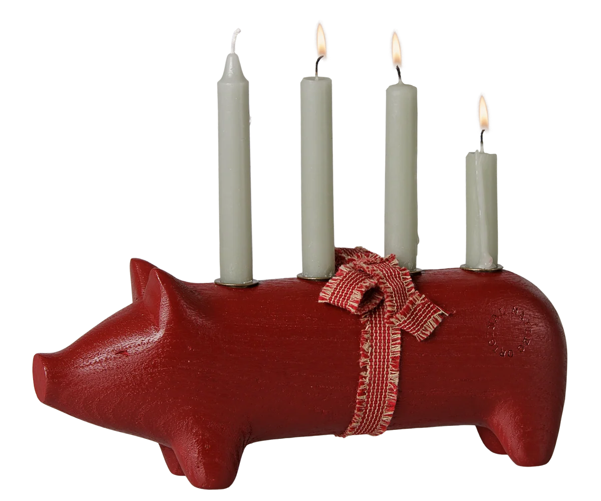 Maileg Holzkerzenhalter, Schwein, Advent medium – Rot, ca. 23 cm, für Baumkerzen