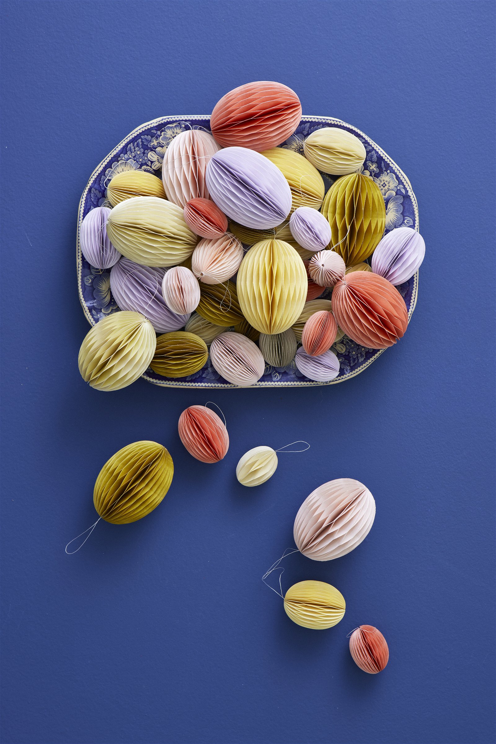 Bungalow Papier- Ei Swirl LILAC S , 2er Set, H. ca. 6 cm , Ostereier