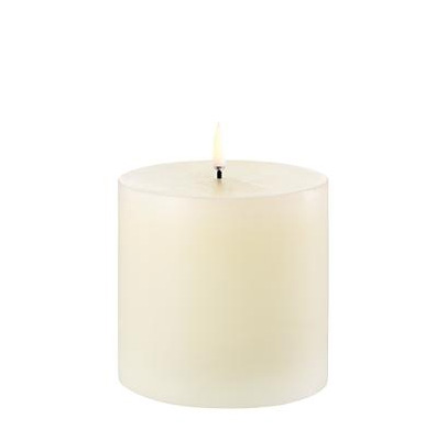 Piffany Copenhagen – UYUNI LIGHTING LED Kerze - IVORY, SMOOTH, D. ca. 10,1 x 10 cm  