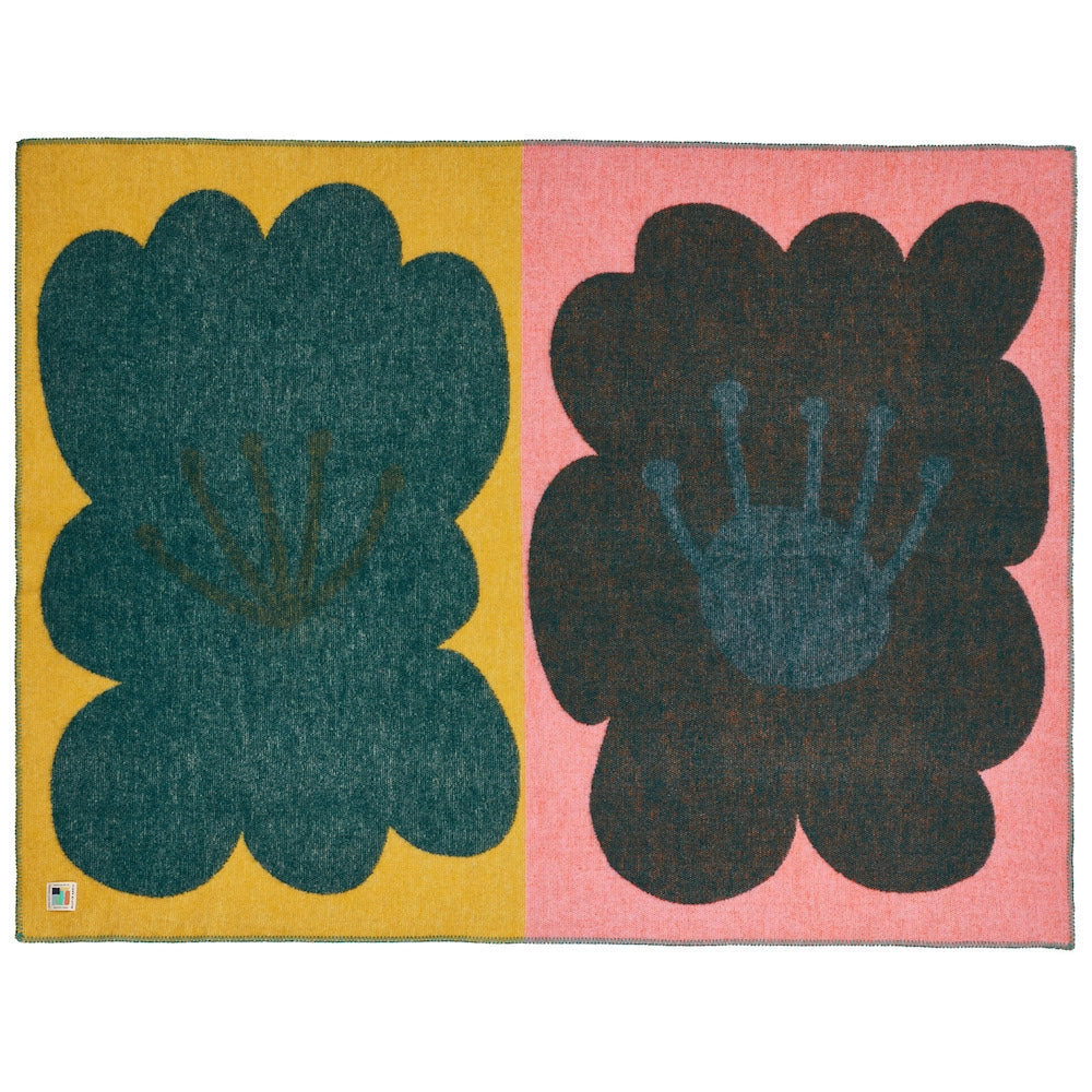 Donna Wilson Bloom Decke, Wolle, ca. 130 x 180 cm von Donna Wilson