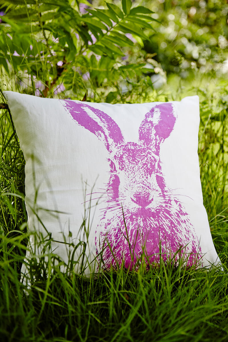 Frohstoff Leinenkissen Lichtgrau Hase Neon Pink, ca. 50 x 50 cm, Sonderanfertigung für's Tollkühn Frohstoff Leinenkissen Lichtgrau Hase Neon Pink, ca. 50 x 50 cm, Sonderanfertigung für's Tollkühn