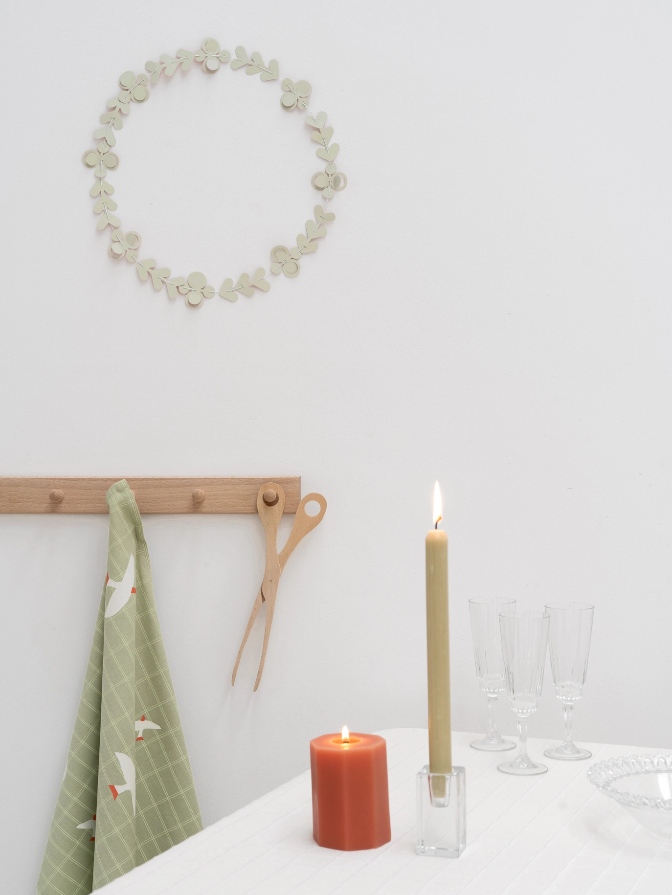 Jurianne Matter FOLK - Papierornamente in Terra- und Grün-Tönen , Bastelset