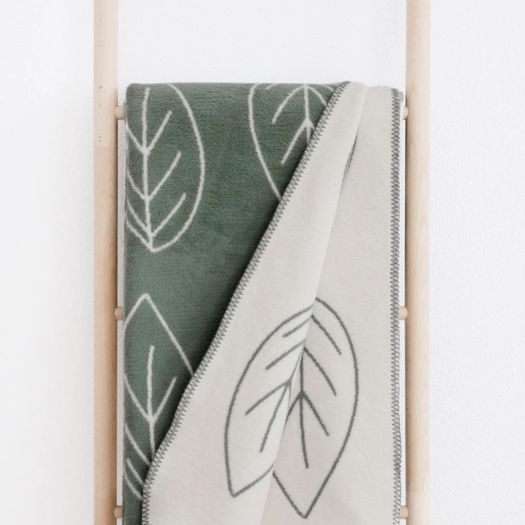 RIEMA Kuscheldecke BENTE aus 100% Bio-Baumwolle (kbA) salbei-grün und natur, ca. 150x200cm 