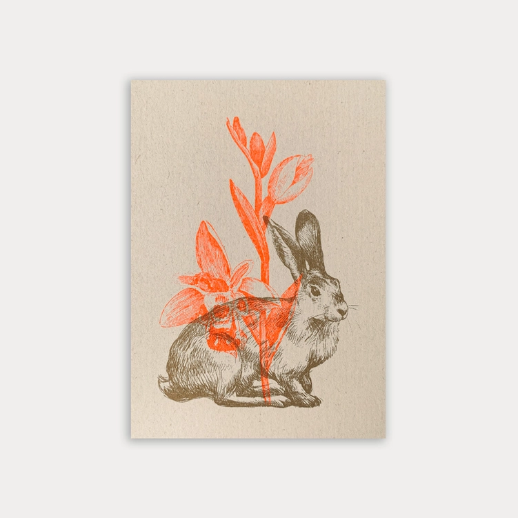 Feingeladen Postkarte TYPO »Hase mit Narzisse«, Neon Orange, RISO handgedruckt  , Ostern