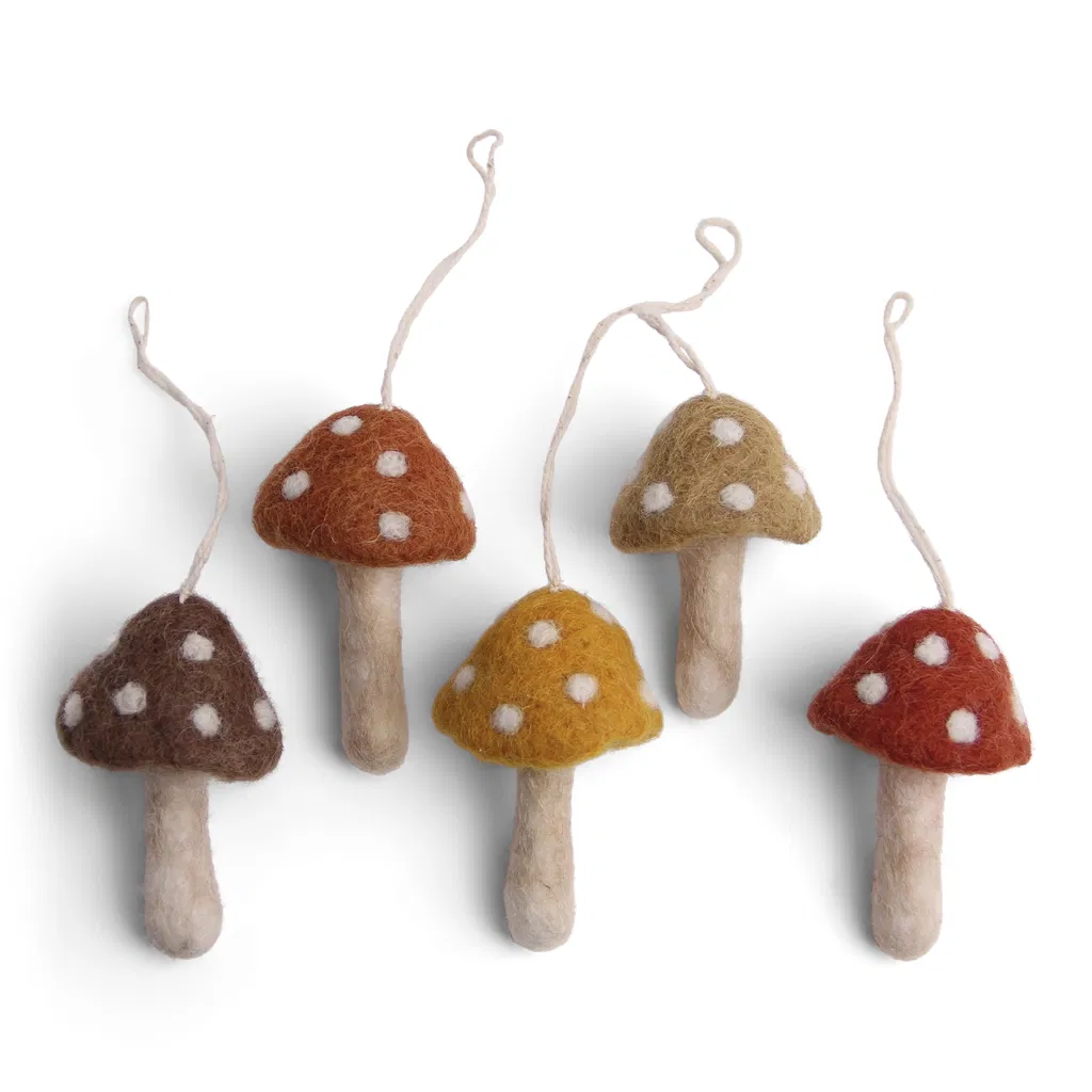 Gry & Sif Herbstliche Fliegenpilze 5er Set aus Filz zum Hängen , ca. 7,5 cm
