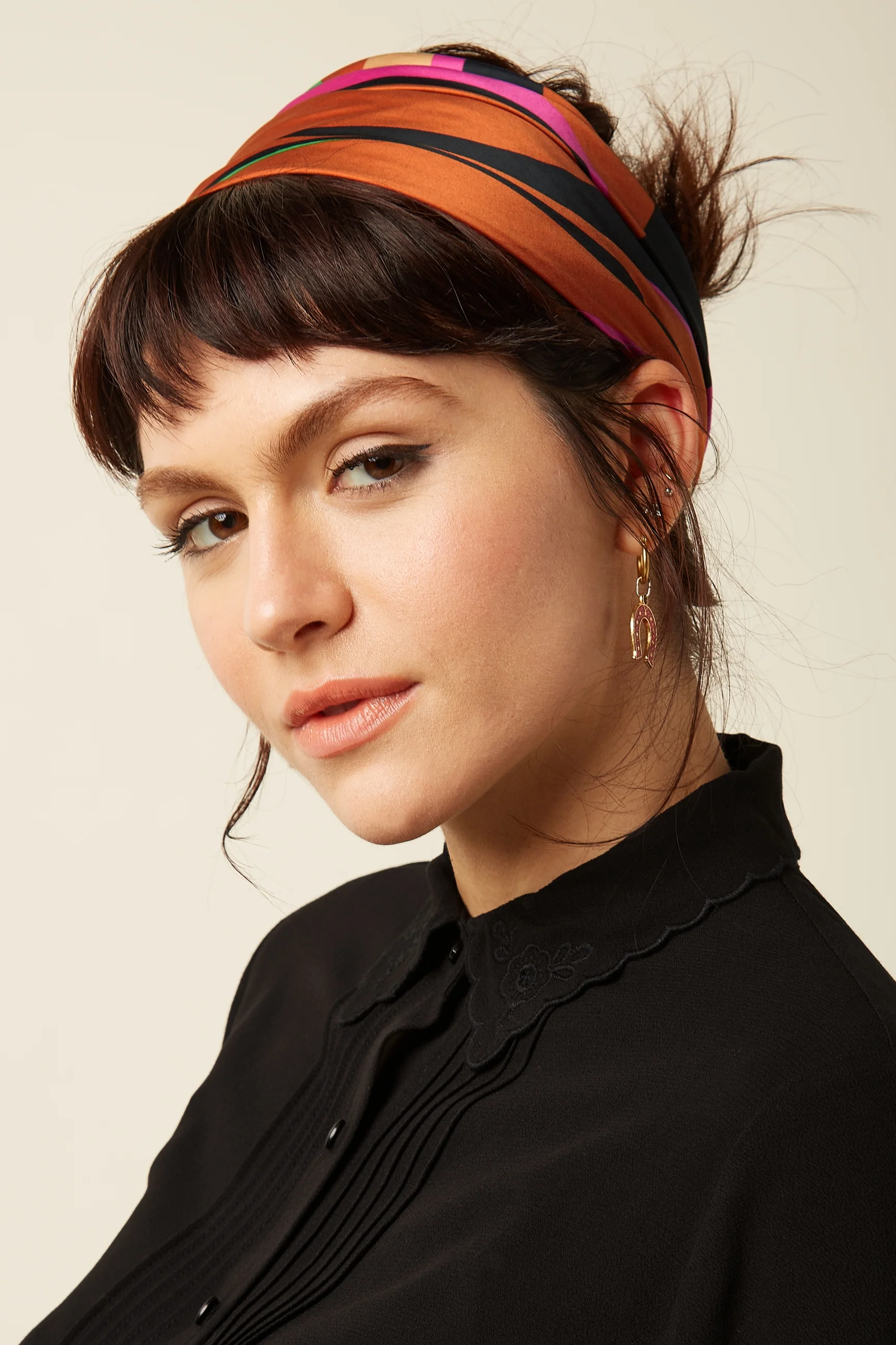 King Louie Tuch Satin Scarf Flow, Farbe Golden Brown - Scarfs