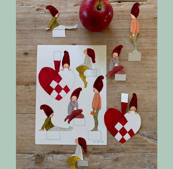 Tall Hat Tales Bastelset Nr. 5 "Krabbelnde Elfen mit Herz" aus Papier von Tall Hat Tales aus Dänemark