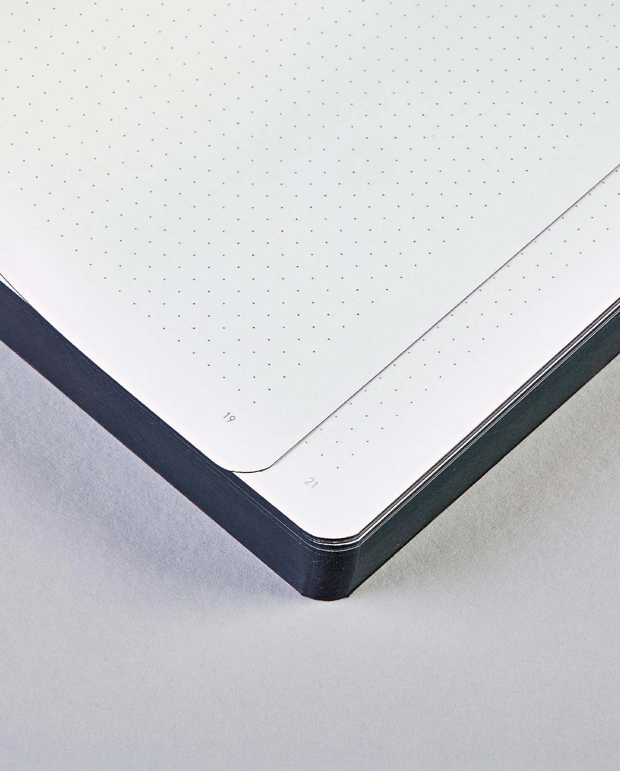 NUUNA Notizbuch Graphic L Holy Shit, 165 × 220 mm 