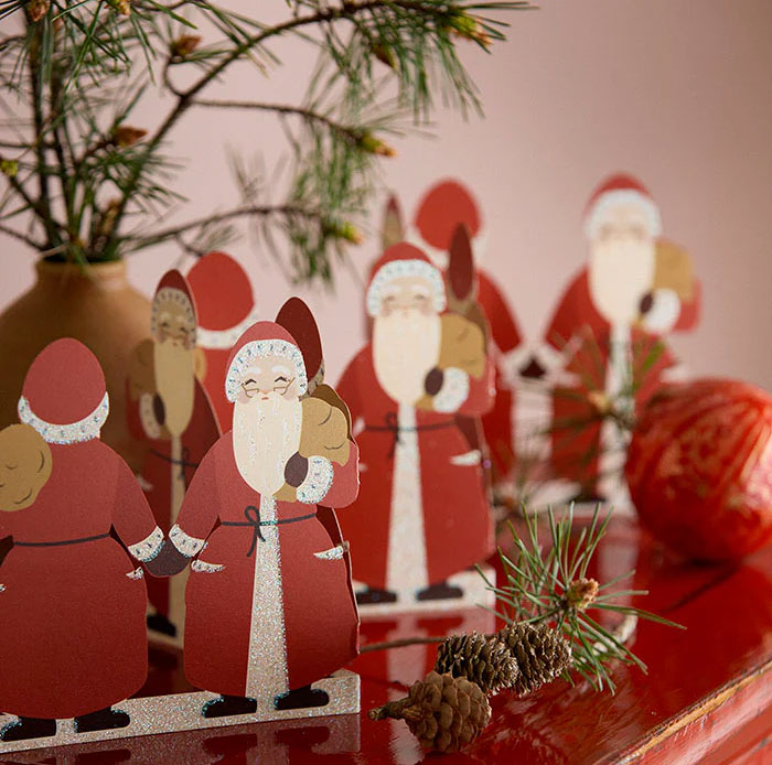 Bungalow Papiergirlande Weihnachtsmänner rot, ca. 70 x 14 cm, Table Garland Santa 70cm Ruby