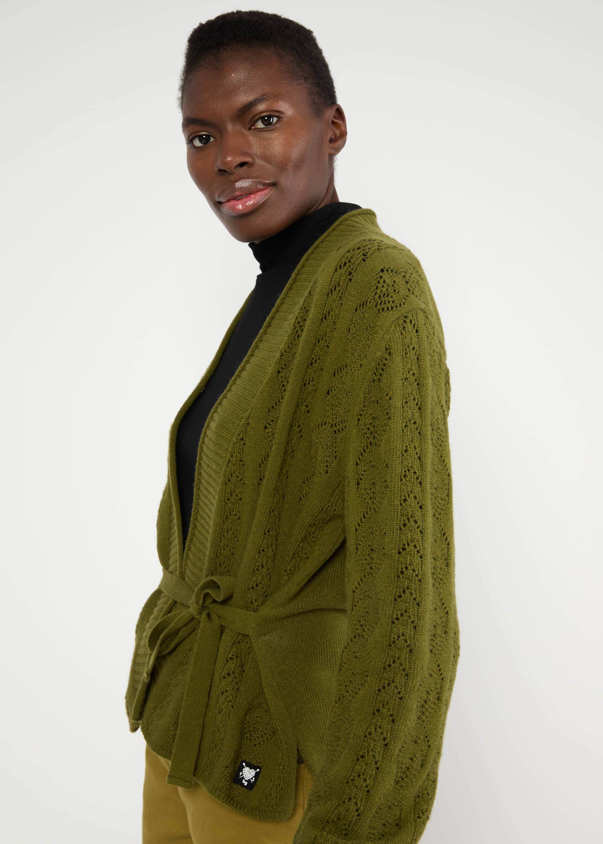 % Blutsgeschwister Cardigan Fine Craft Cocoon - ente gut, alles gut grün