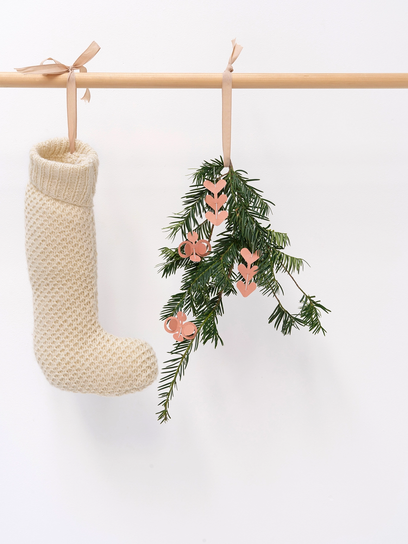 Jurianne Matter FOLK - Papierornamente in Terra- und Grün-Tönen , Bastelset