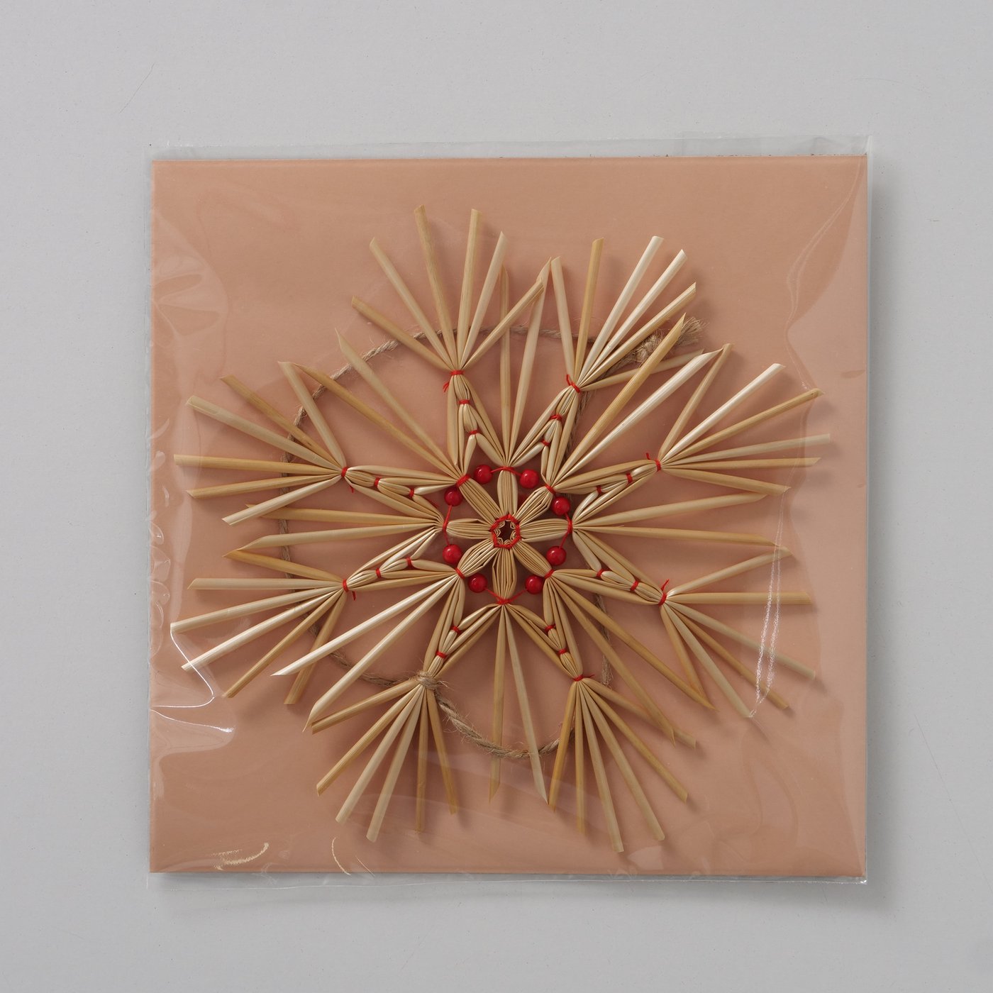Strohstern " Der KLassiker" mit roten Perlen,  D. ca. 20 cm
