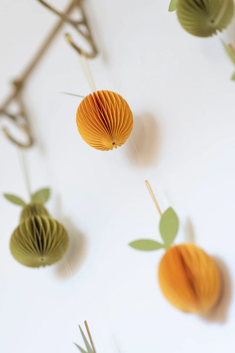 Papieranhänger Zitrone, Honeycomp, ca. 12 cm 