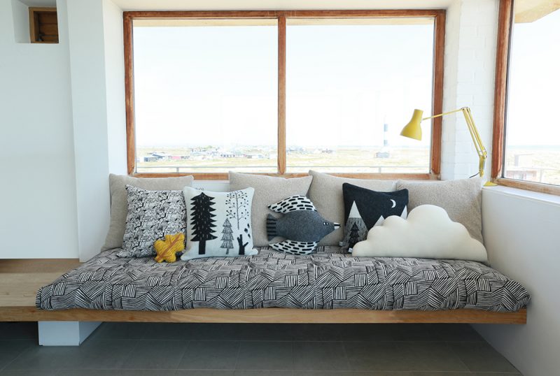 Donna Wilson Blattförmiges Kissen  Mini - Senf ,  Leaf Shaped Mini – Mustard von Donna Wilson 