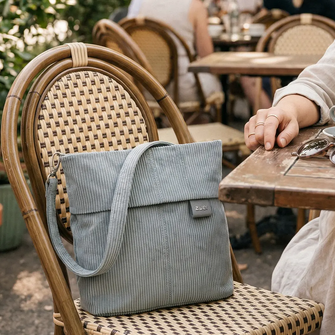 MADEMOISELLE UMHAENGETASCHE M8, Farbe: cord-sage  von ZWEI Bags