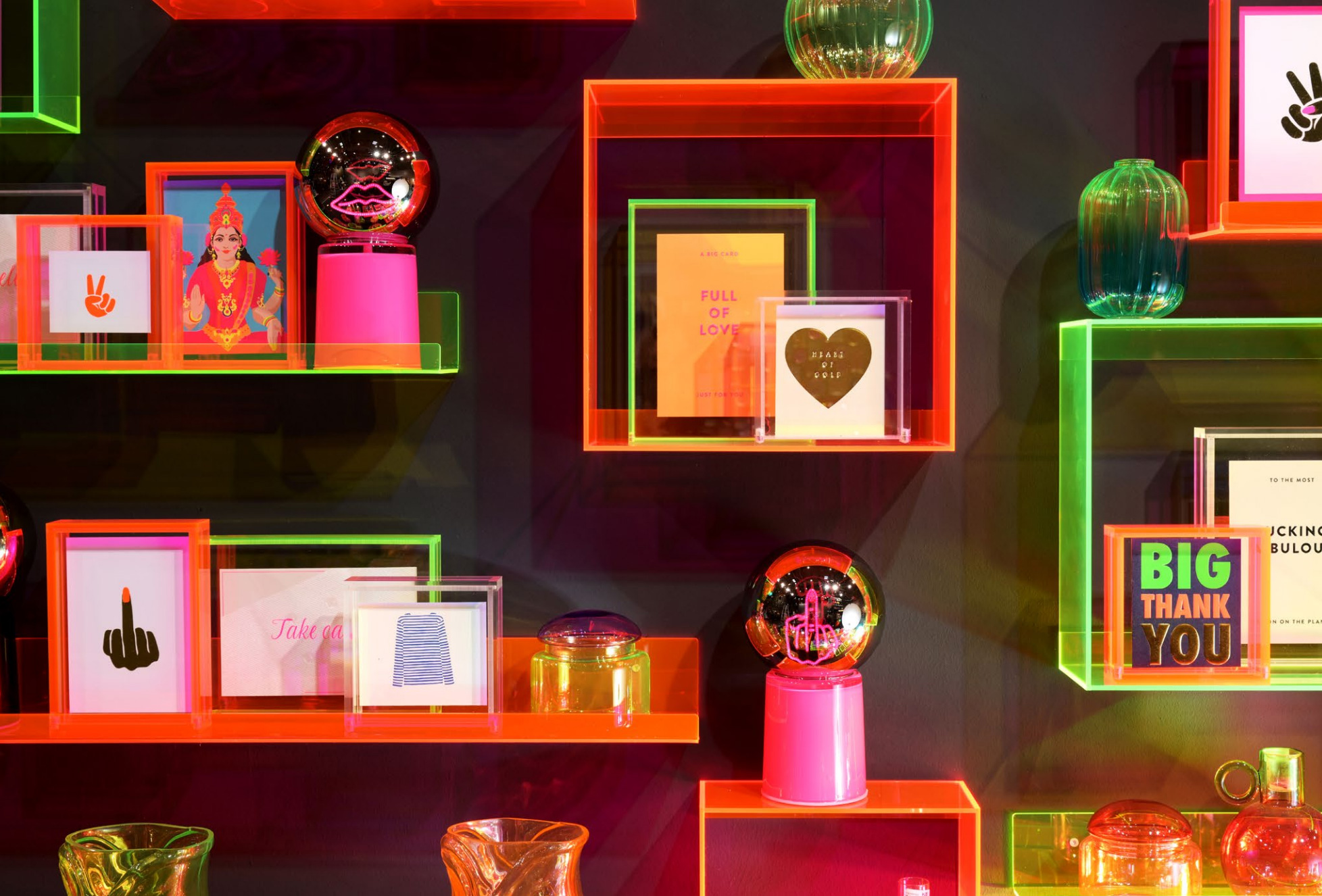 Tokio, Wandregal, Acryl, orange , Länge  ca. 40 cm