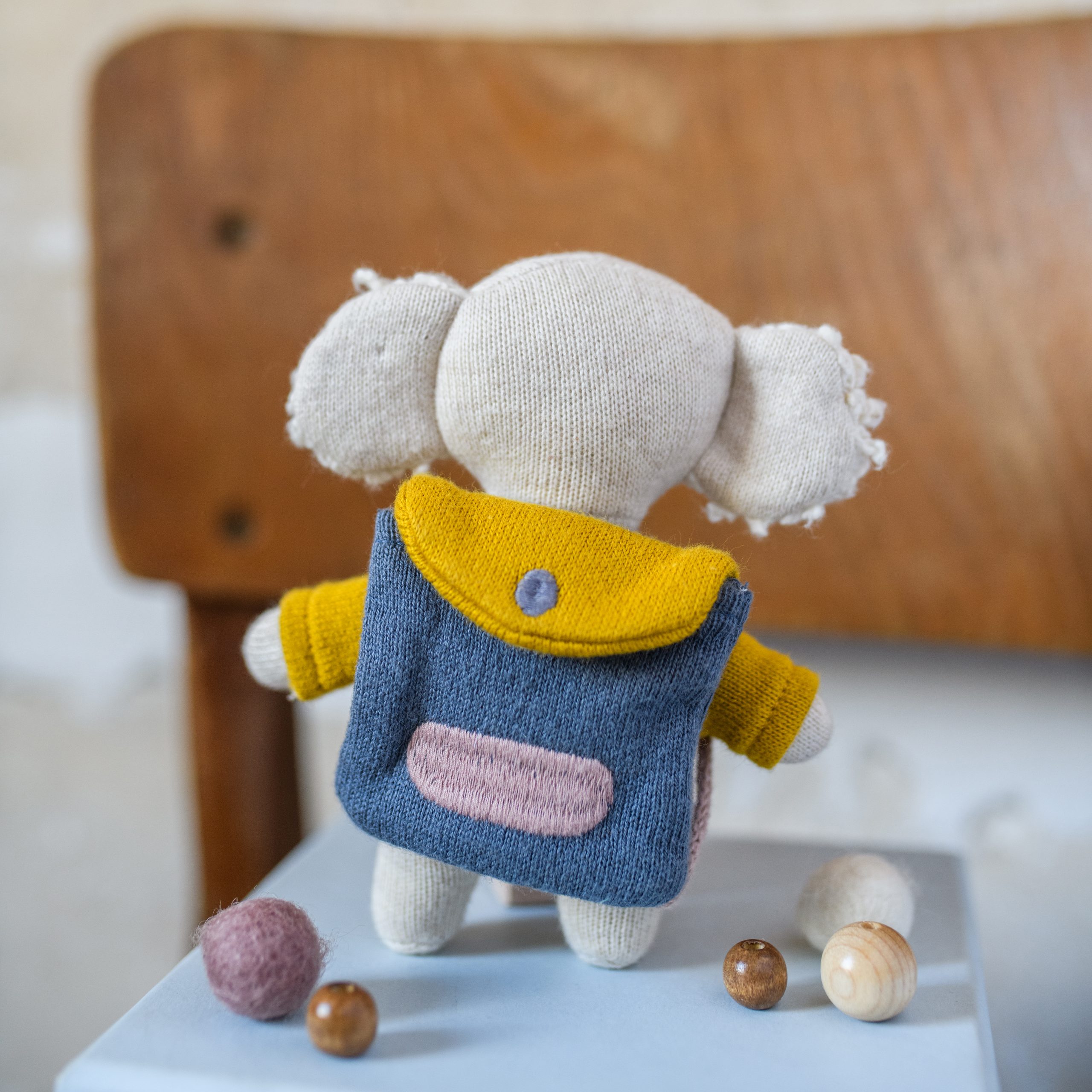 Ava & Yves Koala „Schulkind“ mit Schulranzen und Shirt in flieder/gelb Kuscheltier von Ava & Yves , ca. 17cm