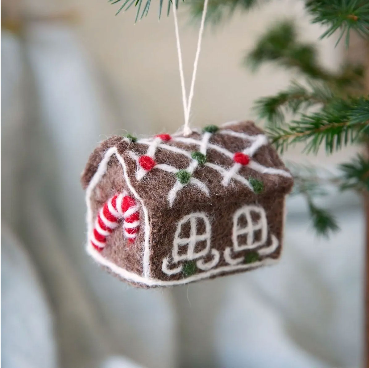 Gry & Sif Weihnachtsanhänger Gingerbread House aus Filz, Lebkuchenhaus, ca. 5,5 x 6,5 cm