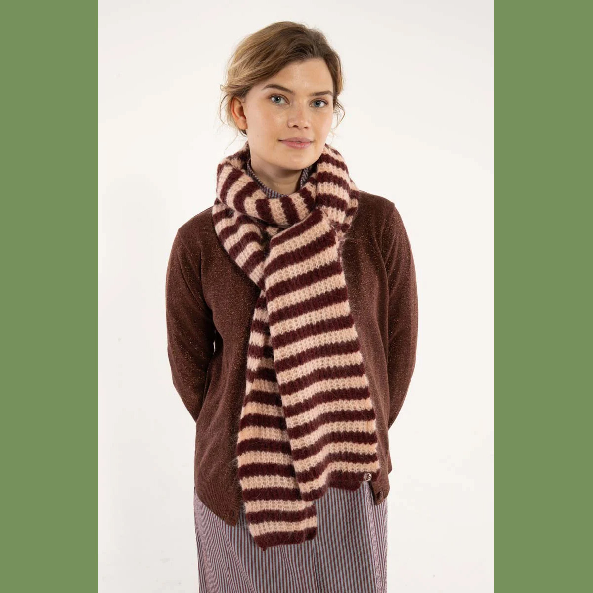 Danefae Danefrosty warmer Wollschal Dk Merlot/Pulver Streifen