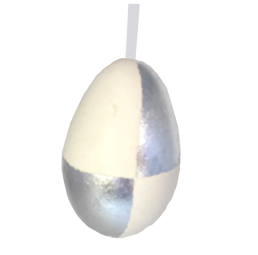 Osterei Silber-weiß, Gänseei, 1/4, Handwerkskunst aus der Slowakei, jedes Ei ist ein Unikat 