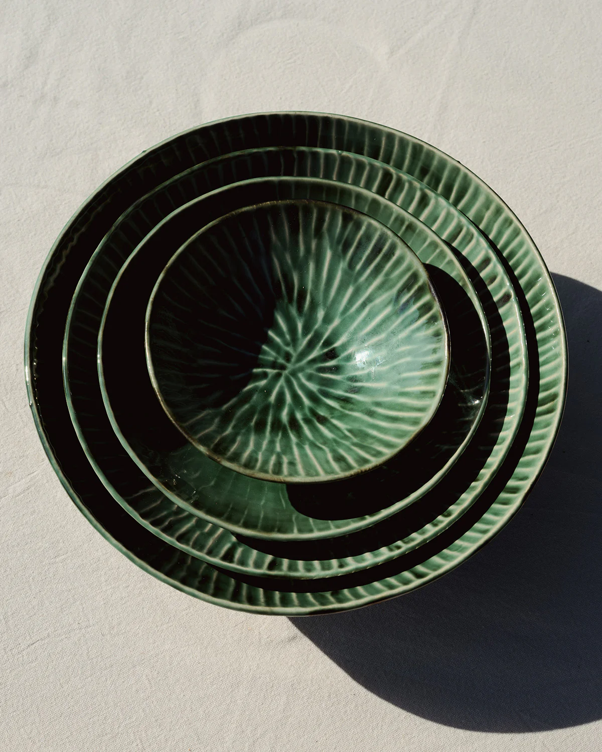  Verde Lanza Teller tief / TIEFE SERVIERPLATTE grün von Pascale Naessens, D. ca. 26 cm   