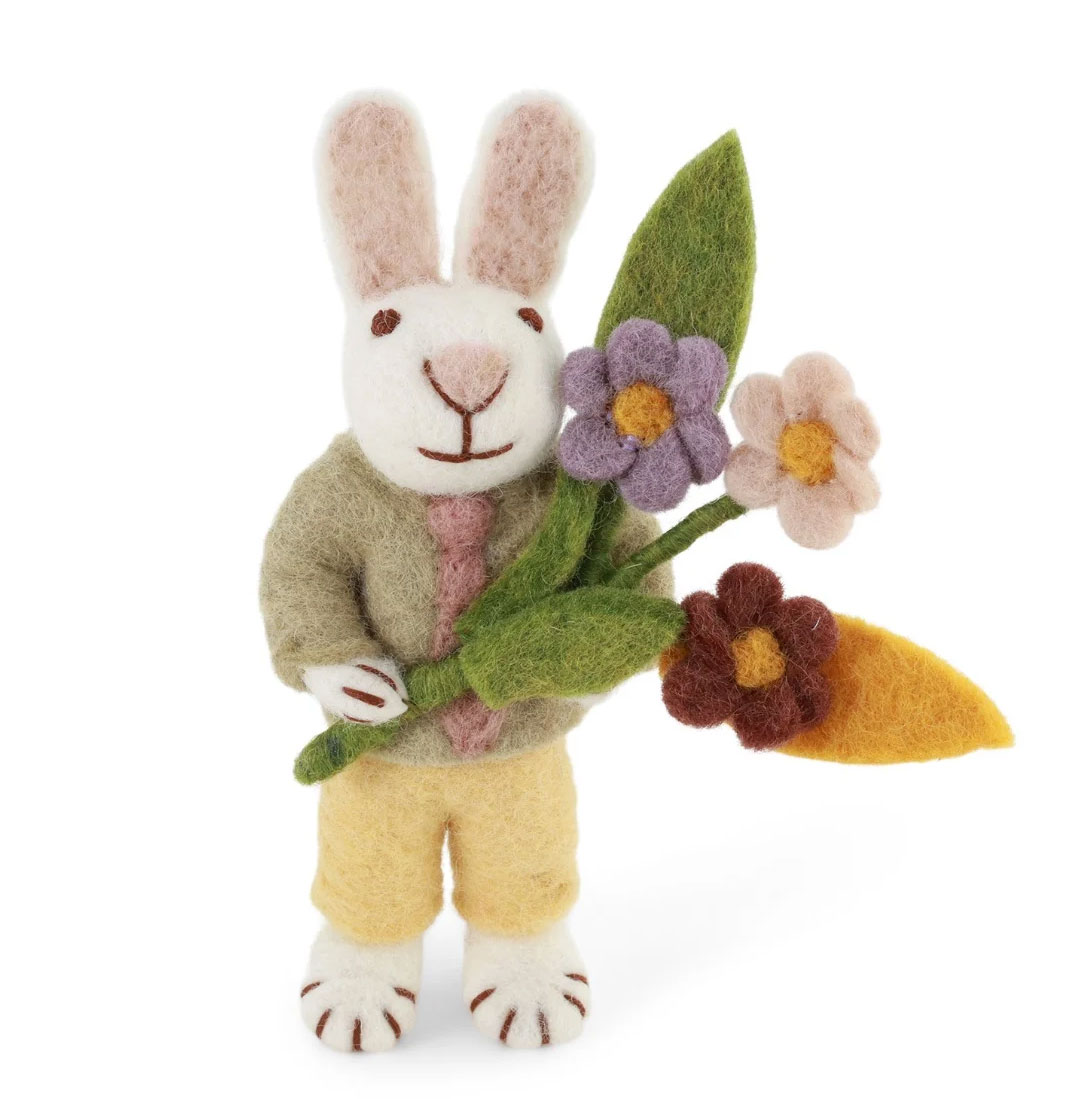 Gry & Sif Häsle weiß mit Blumenstrauß aus Filz,  ca. 13 cm , White Bunny w/Tie & Flowers