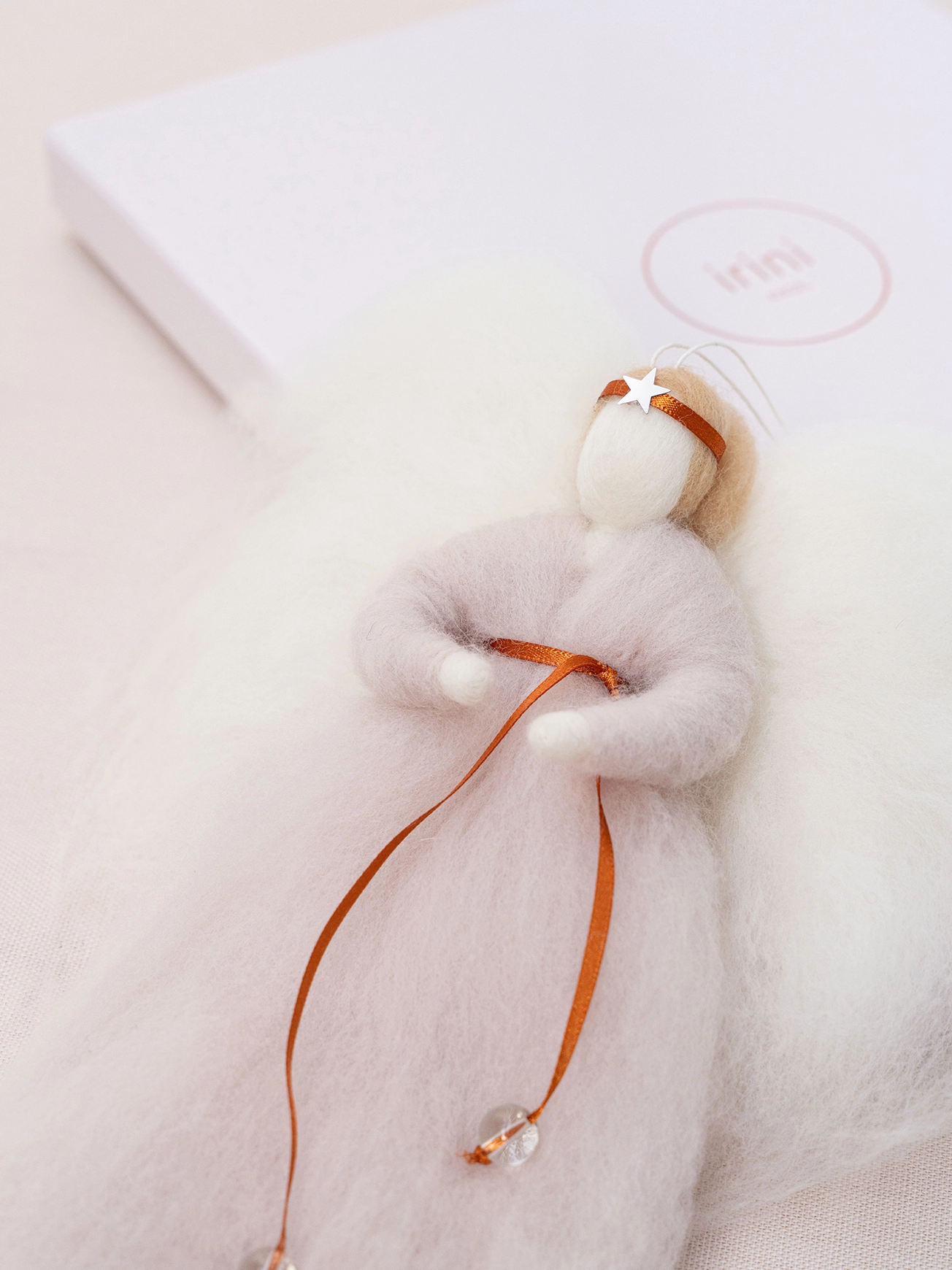 Jurianne Matter IRINI wool angel - soft pink, Engel aus Merinowolle, ca. 30 cm