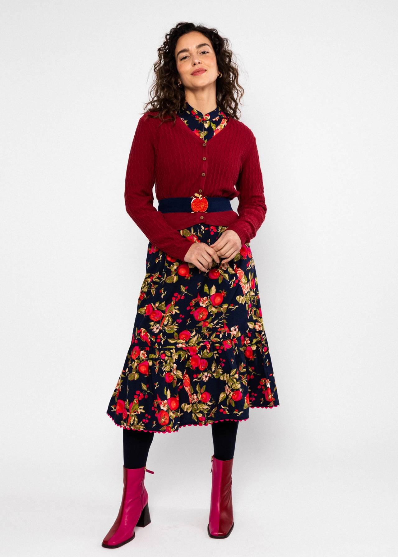 Blutsgeschwister Cardigan Save the World,  folklore red knit
