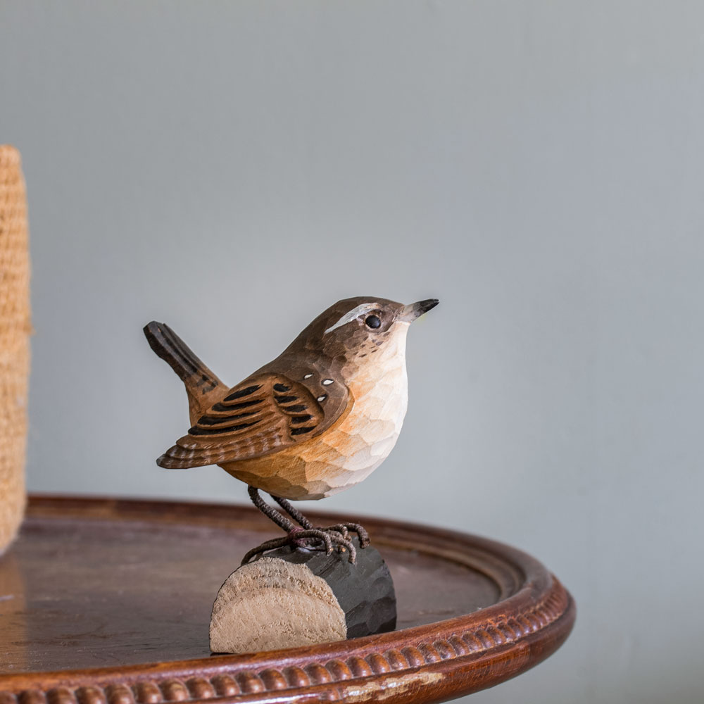Vogel Zaunkönig Lindenholz handgeschnitzt Decobird von Wildlife Garden