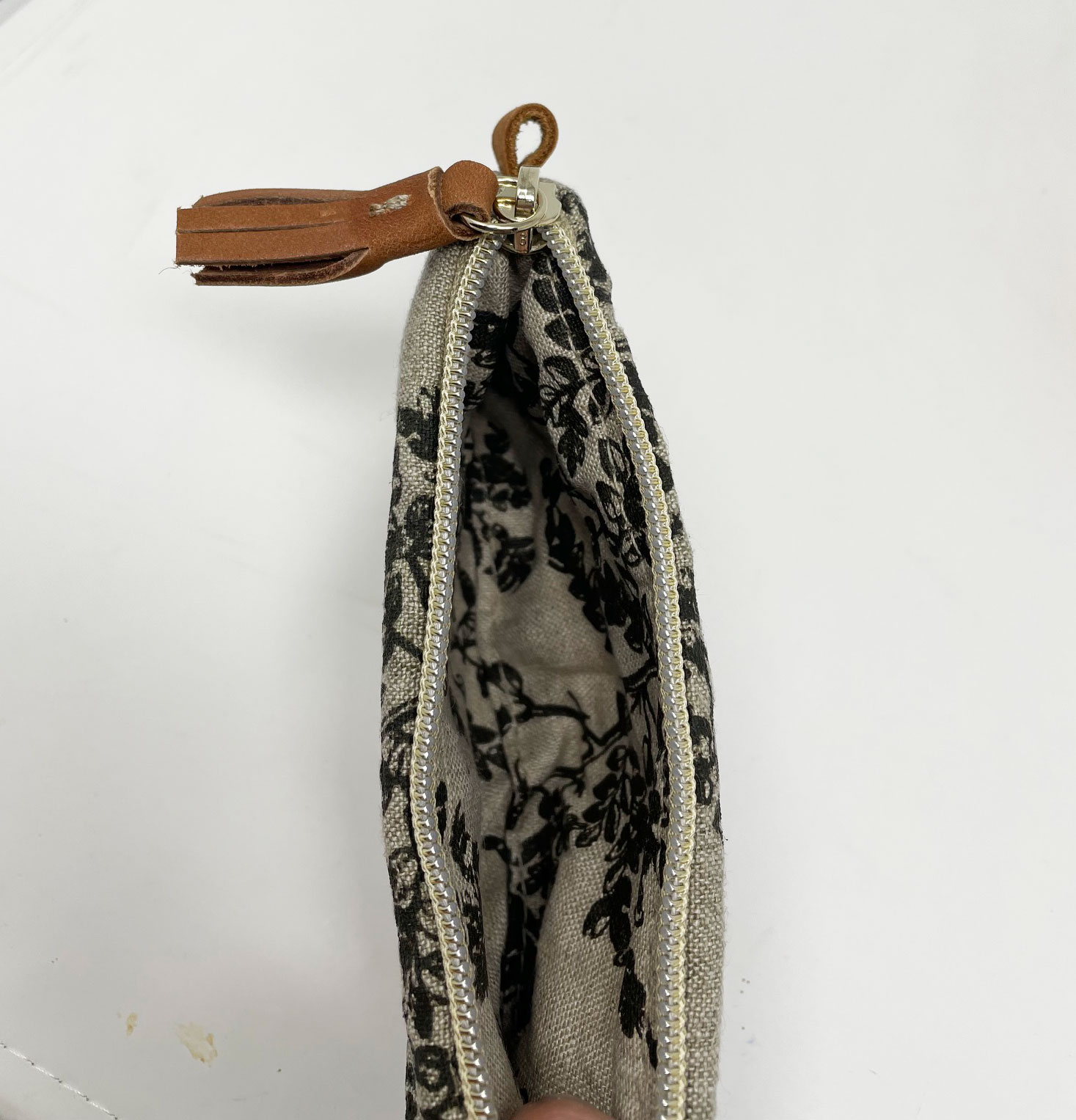 Dorothee Lehnen Kulturbeutel - Größe xs,Earth-Leinen, Farbe 44, Gleditschia von Dorothee Lehnen