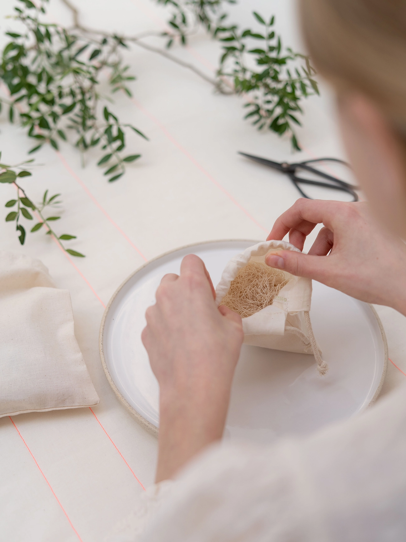 Jurianne Matter NEST wool eggs - bunt, Osternest Natur mit 7 Filzeiern im Set