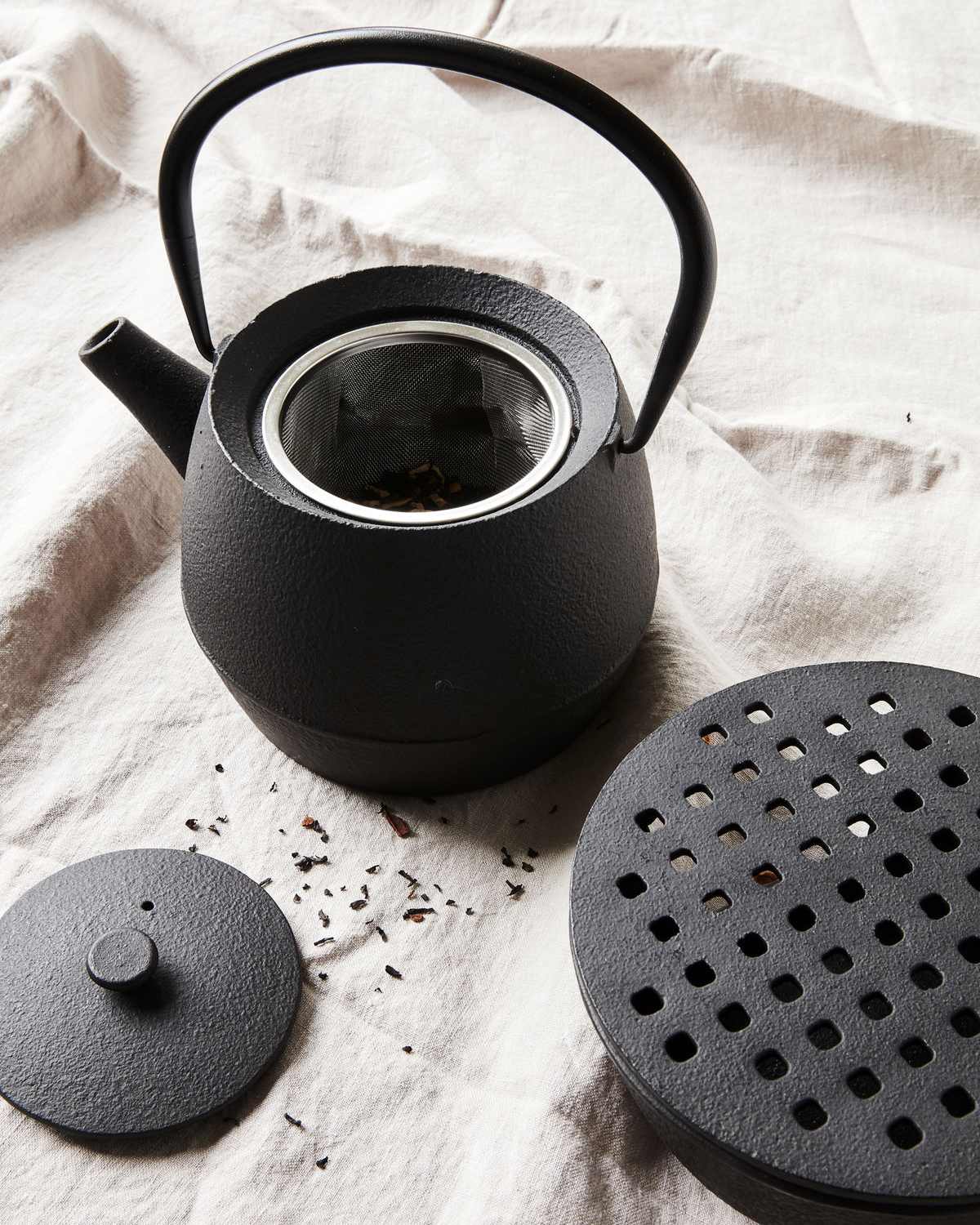 Stövchen CAST, Schwarz von Nicolas Vahé  