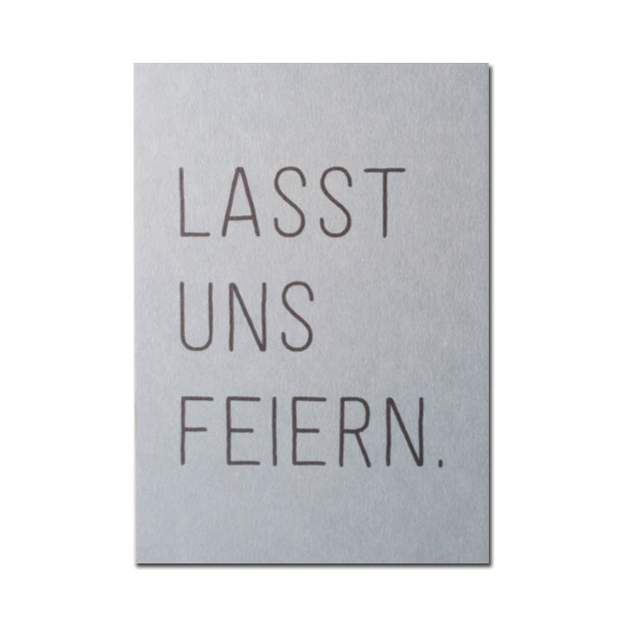 Postkarte „Lasst uns Feiern“, Holzschliffpappe von Papier ahoi 