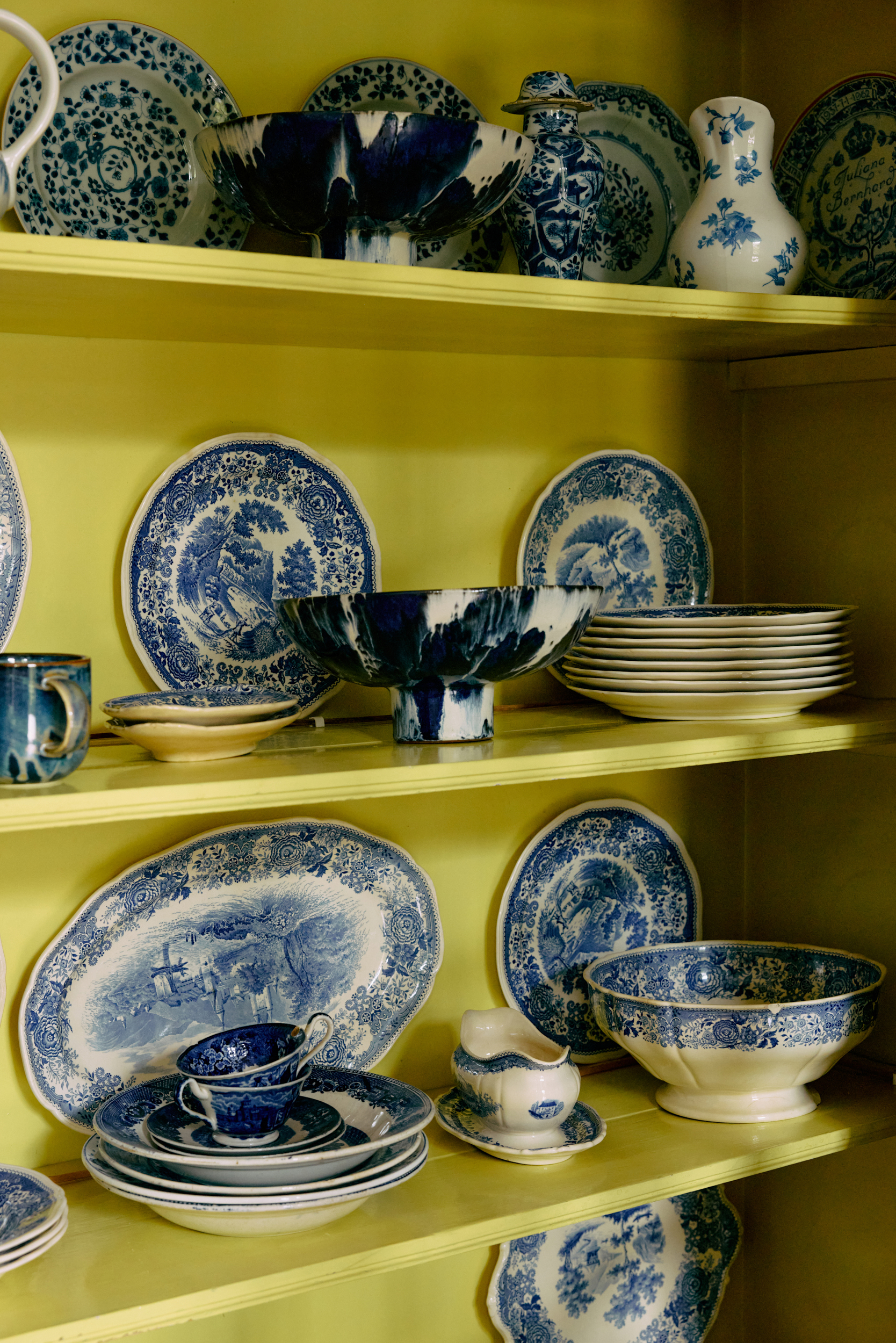 HKliving Ceramic bowl on base, INDIGO, Schale mit Fuß, D. ca. 26 cm 