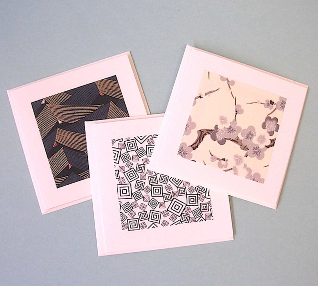 Chiyogami-Doppelkarte quadratisch, Kraniche hellrot/gold