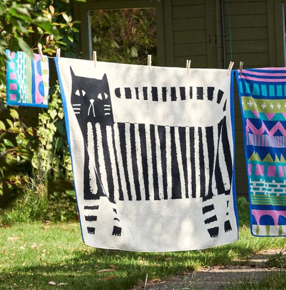 Donna Wilson Handtuch XL KATZE, Frottee, ca. 100 x 150 cm , Donna Wilson Lazy cat Towel