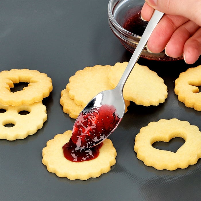 Ausstecherle Linzer Tanne 5 cm, Edelstahl von Birkmann, mit Innenprägung, Prägeausstecher, Ausstechform 