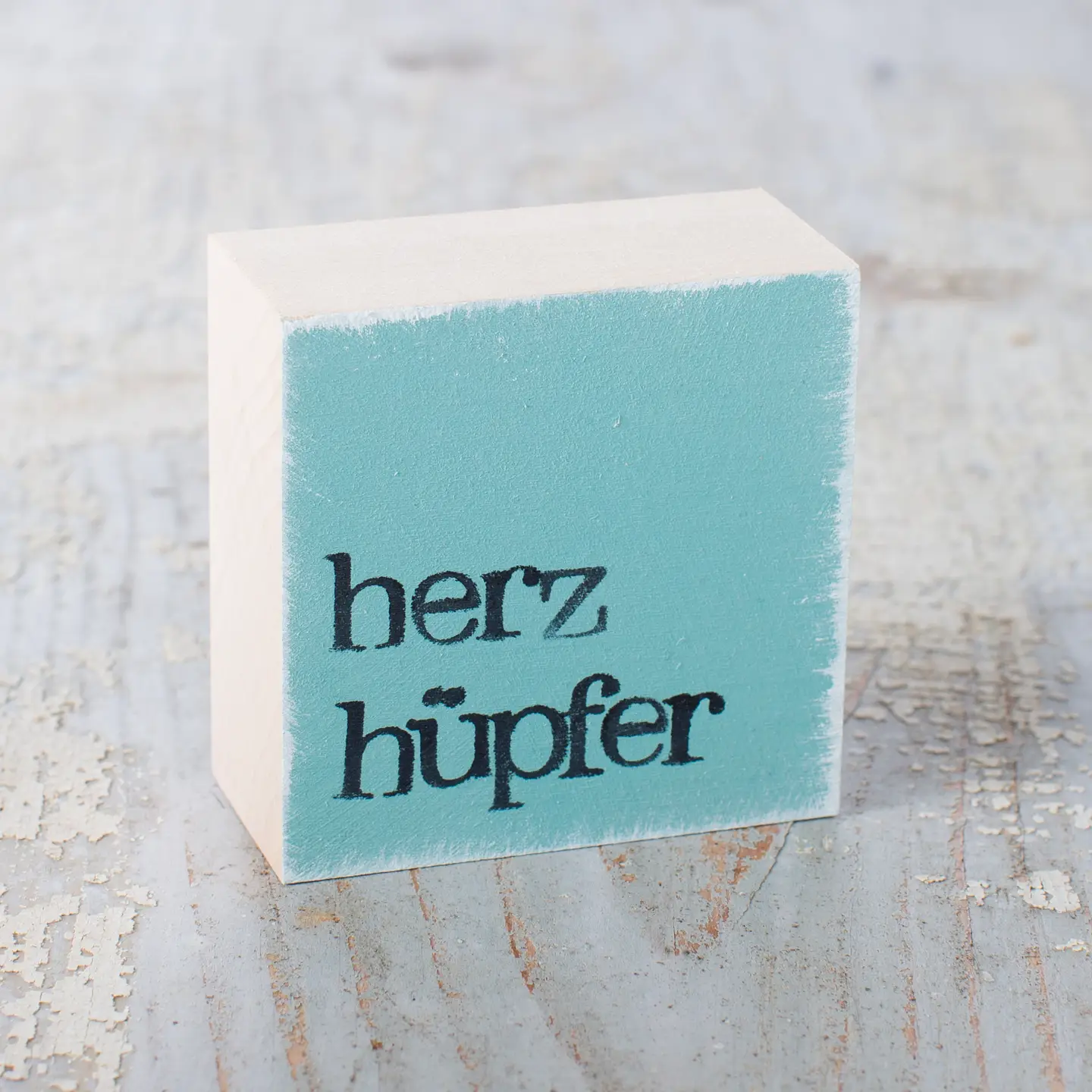 Textplatte "herzhüpfer" taubenblau von iopla , 6 x 6 cm