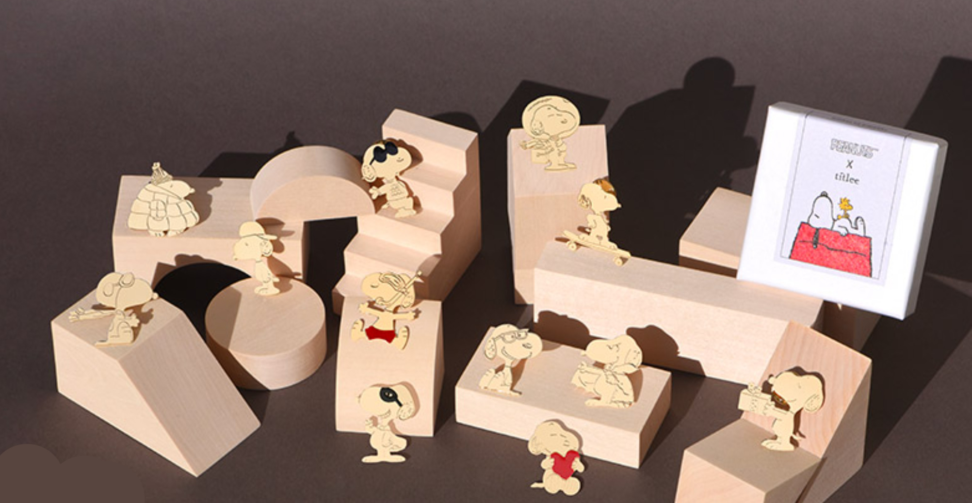 The Peanuts PIN "SNOOPY  mit Herz " von The Peanuts, limitierte Auflage 