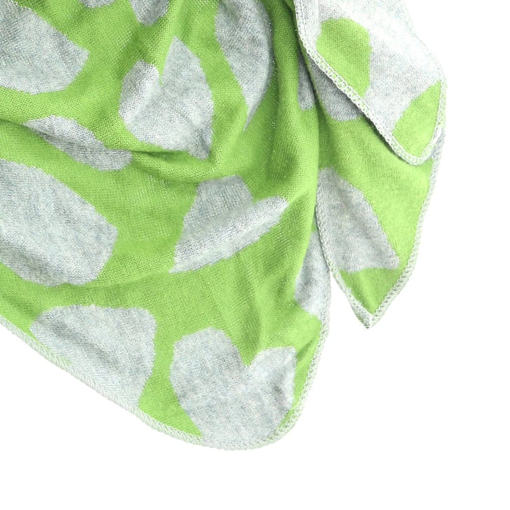 LOT83 Dreiecksschal Luna Hellgrün mit Herzmotiv 